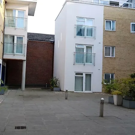 Blue Sky Apartments@ Abbots Yard, Guildford Exterior photo